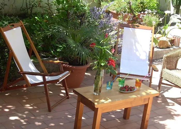 Frühstückspension Il Giardino Del Nespolo Alghero