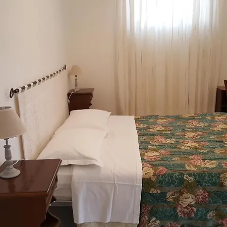 伊泽迪诺德尔尼帕洛酒店 3*